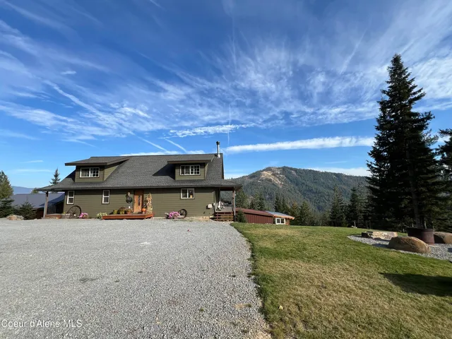 $925,000 | 445 Moose Mountain Lane, Pinehurst, ID 83850