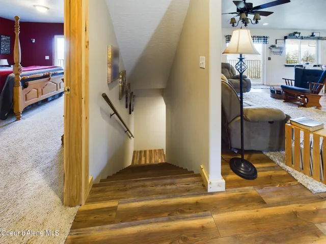 $925,000 | 445 Moose Mountain Lane, Pinehurst, ID 83850