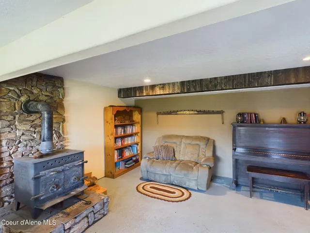 $925,000 | 445 Moose Mountain Lane, Pinehurst, ID 83850