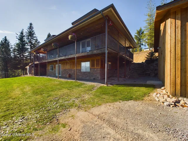 $925,000 | 445 Moose Mountain Lane, Pinehurst, ID 83850