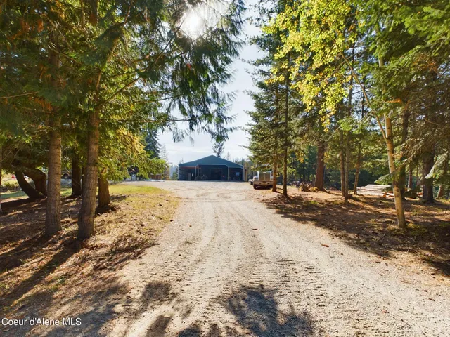 $925,000 | 445 Moose Mountain Lane, Pinehurst, ID 83850