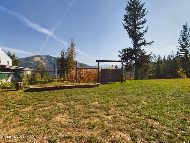 $925,000 | 445 Moose Mountain Lane, Pinehurst, ID 83850