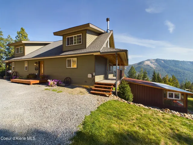 $925,000 | 445 Moose Mountain Lane, Pinehurst, ID 83850