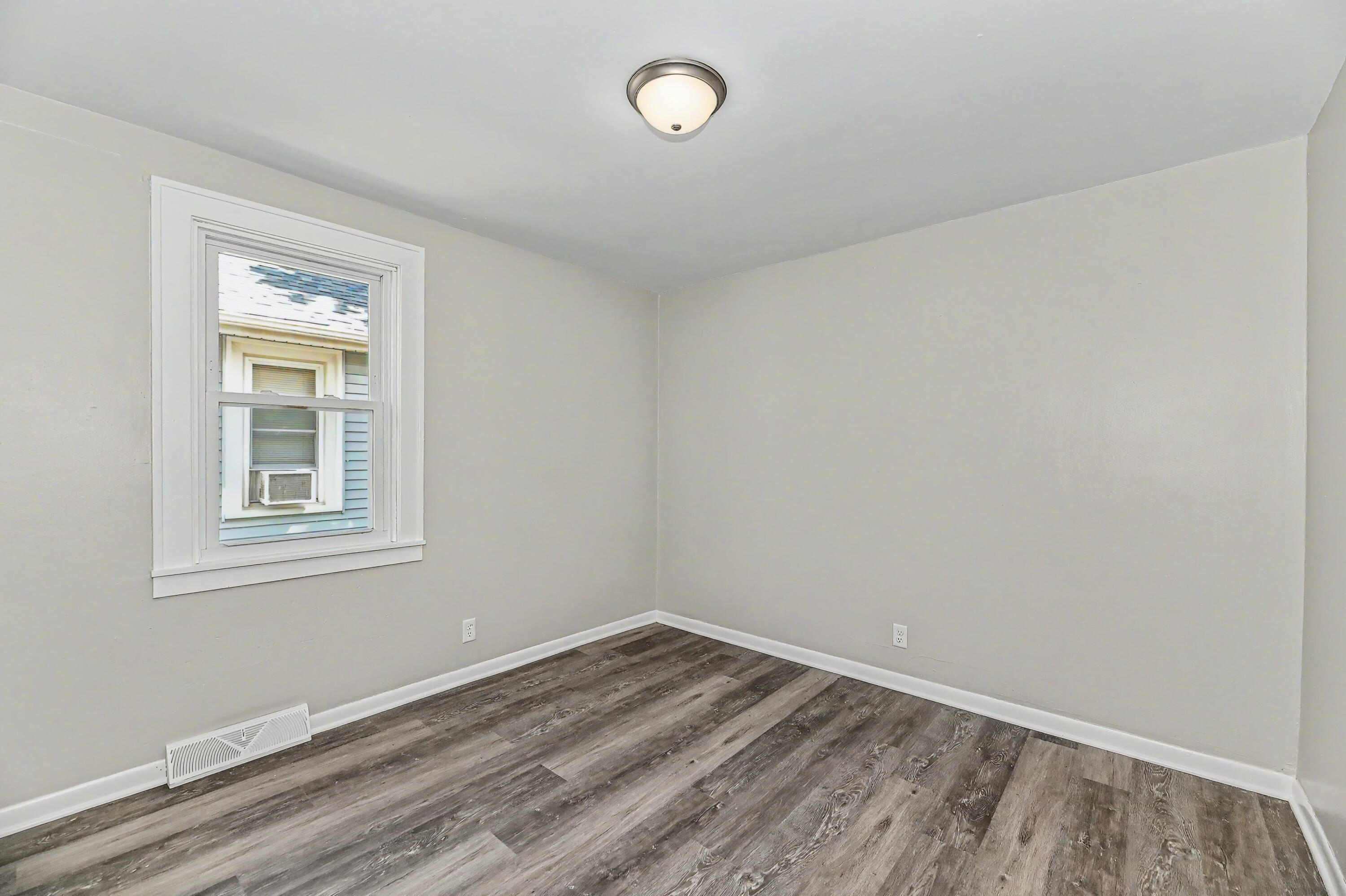 3400 8th Avenue Racine, WI 53402 - Photo 17 of 27 eigth-22