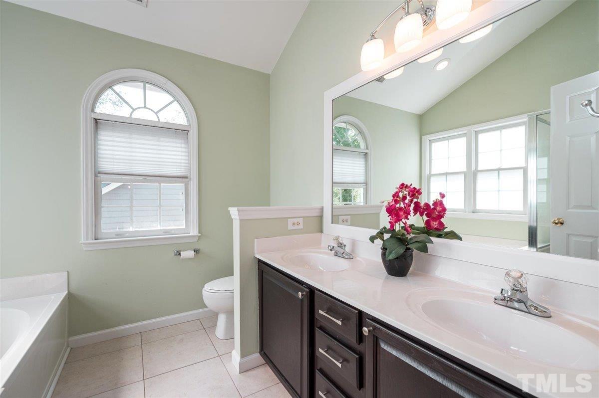 11217 North Radner Way Raleigh, NC 27613 - Photo 15 of 24