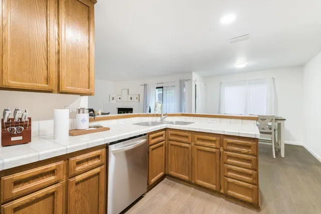 $364,000 | 5640 Verner Oak Court, Unit 2, Sacramento, CA 95841