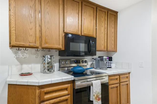 $364,000 | 5640 Verner Oak Court, Unit 2, Sacramento, CA 95841