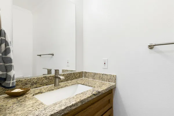 $349,000 | 5640 Verner Oak Court, Unit 2, Sacramento, CA 95841