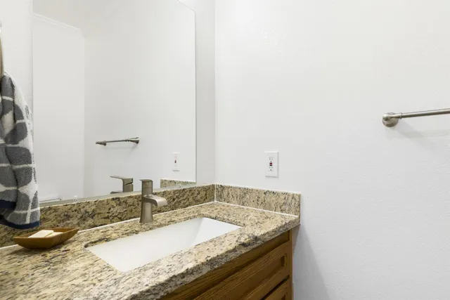 $364,000 | 5640 Verner Oak Court, Unit 2, Sacramento, CA 95841