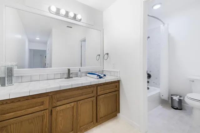 $364,000 | 5640 Verner Oak Court, Unit 2, Sacramento, CA 95841