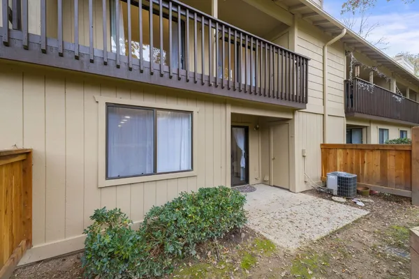 $349,000 | 5640 Verner Oak Court, Unit 2, Sacramento, CA 95841