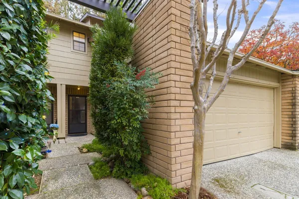 $349,000 | 5640 Verner Oak Court, Unit 2, Sacramento, CA 95841