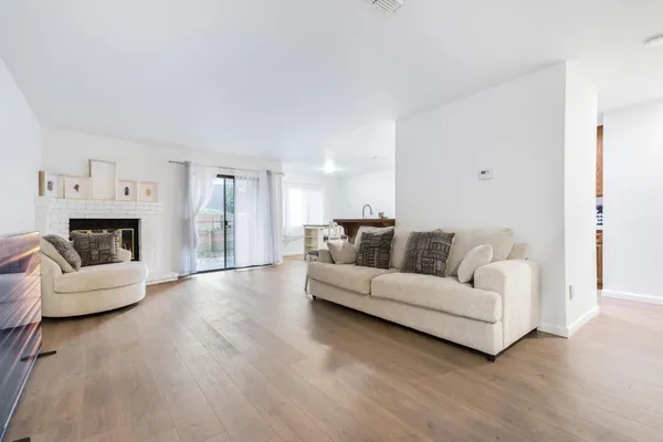 $349,000 | 5640 Verner Oak Court, Unit 2, Sacramento, CA 95841