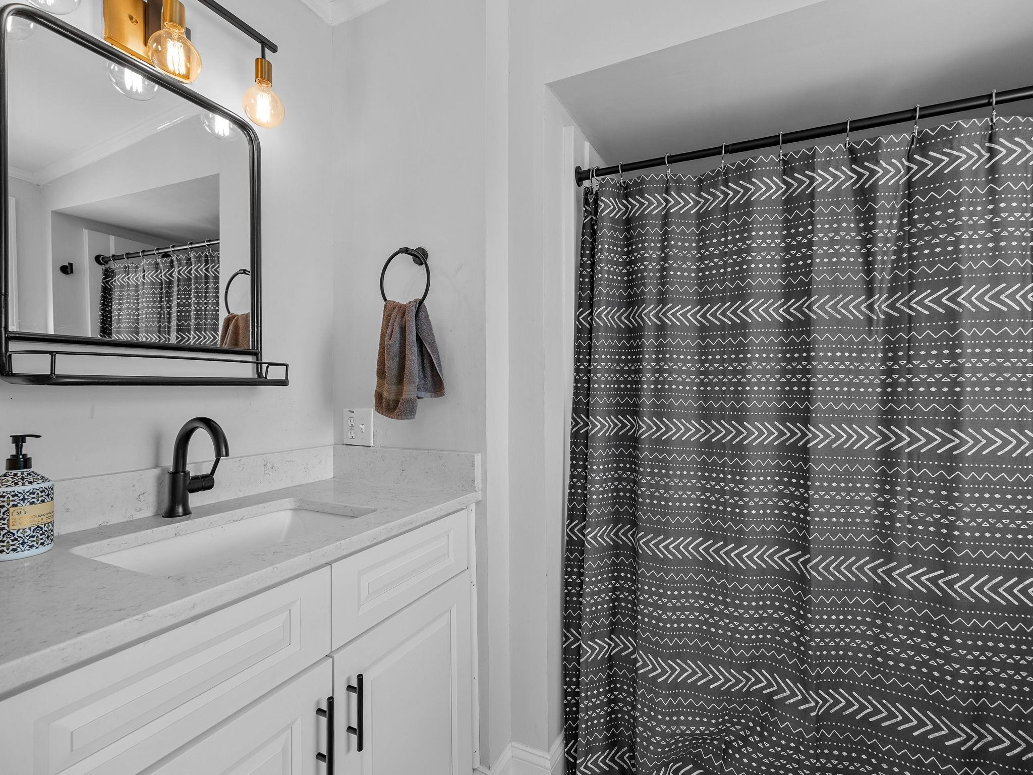 649 Poplar Street Spartanburg, SC 29302 - Photo 19 of 44 En Suite