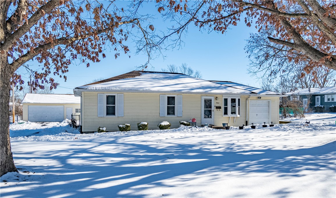 3062 South Wheatland Road Decatur, IL 62521 - Photo 2 of 11