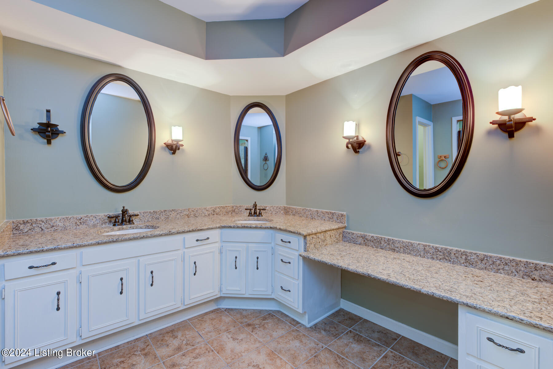 710 Farmingham Road Louisville, KY 40243 - Photo 28 of 48 Upstairs primary bath - granite countertops