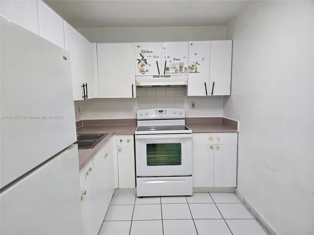 $1,850 | 5755 West 20th Avenue, Unit 206, Hialeah, FL 33012