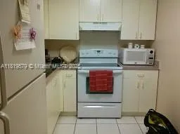 $1,850 | 5755 West 20th Avenue, Unit 206, Hialeah, FL 33012