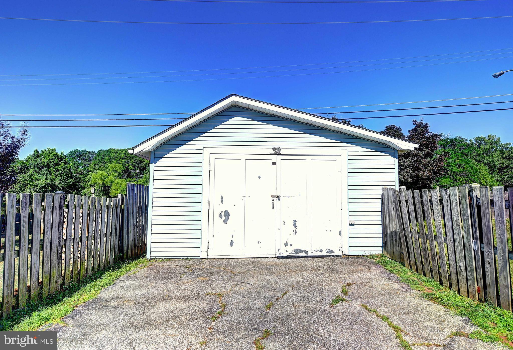 700 Old Home Road Baltimore, MD 21206 - Photo 29 of 30 Exterior (Rear)