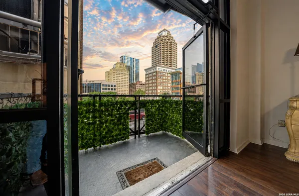 $525,000 | 214 East Travis Street, Unit 205, San Antonio, TX 78205