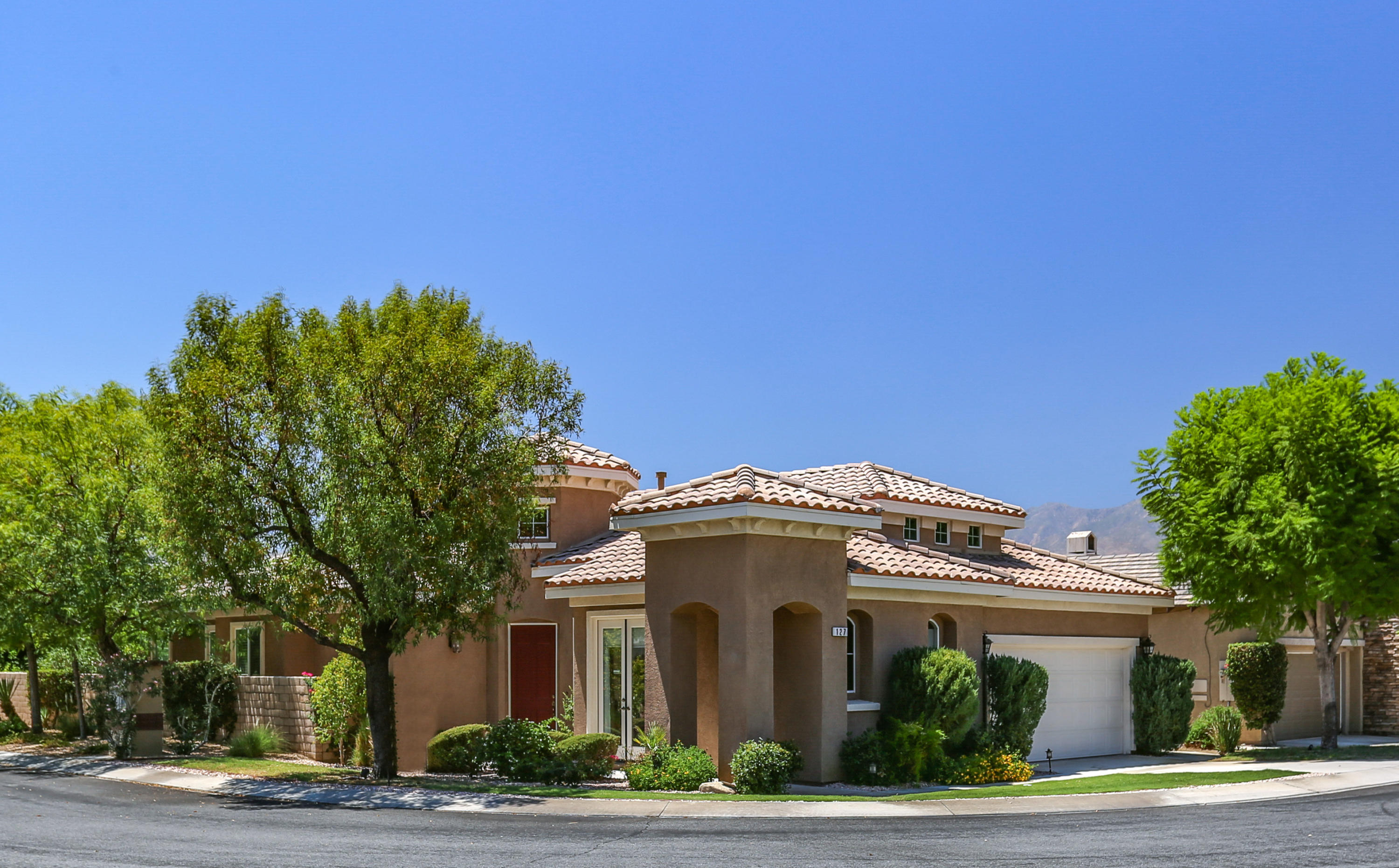 127 Shoreline Drive Rancho Mirage, CA 92270 - Photo 16 of 41 01
