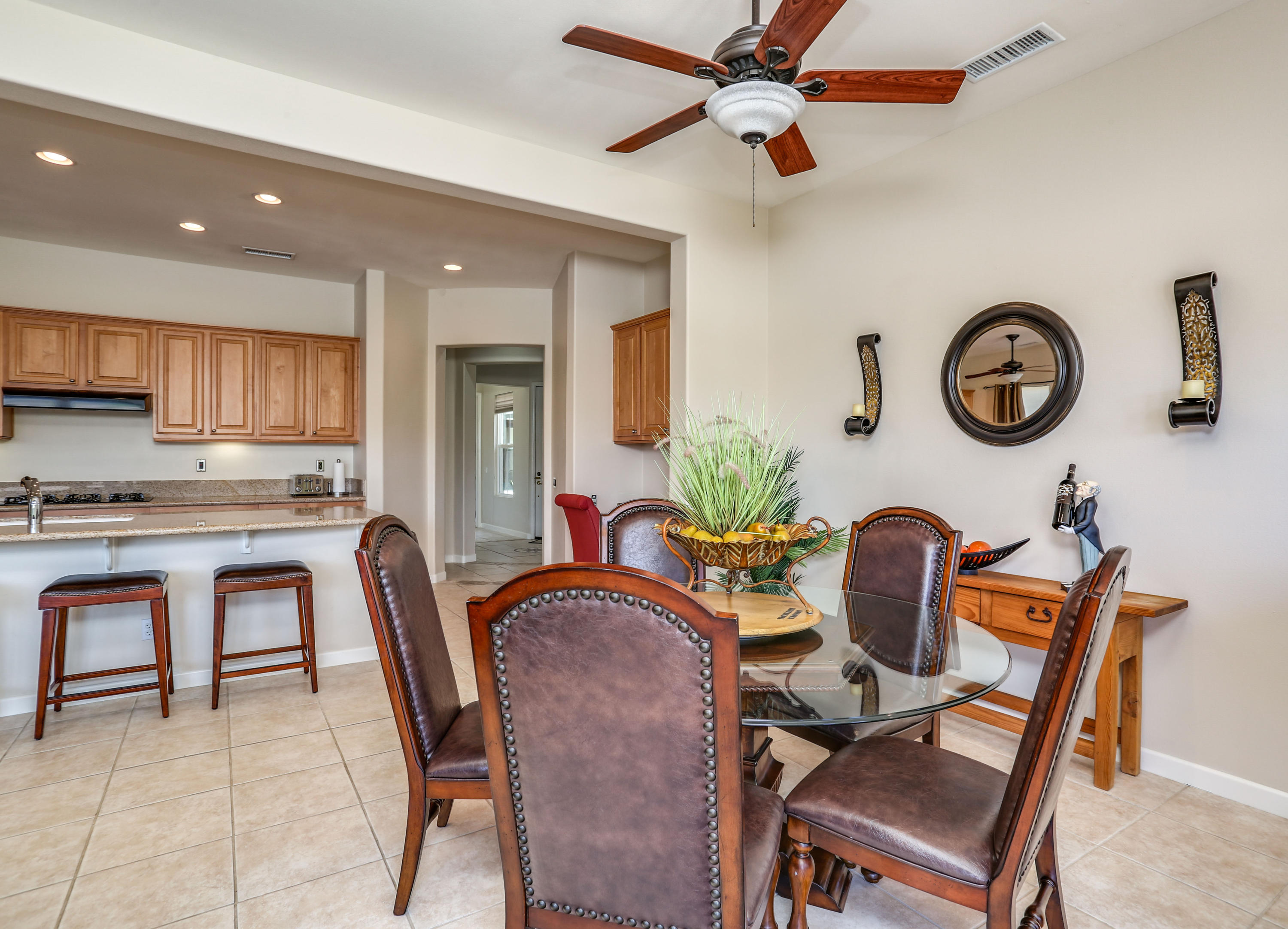 127 Shoreline Drive Rancho Mirage, CA 92270 - Photo 9 of 41 11
