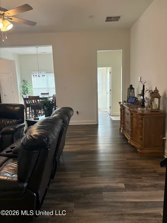 $444,800 | 5302 Aylesbury Lane, Olive Branch, MS 38654