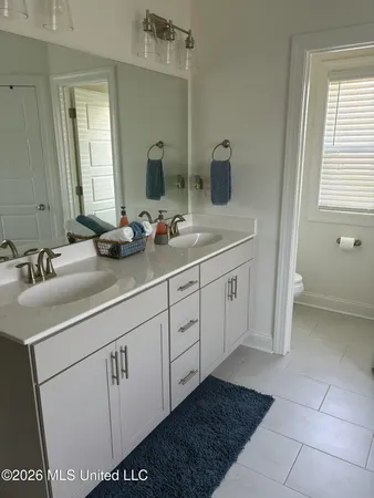 $444,800 | 5302 Aylesbury Lane, Olive Branch, MS 38654