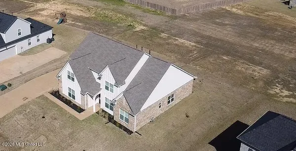 $444,800 | 5302 Aylesbury Lane, Olive Branch, MS 38654