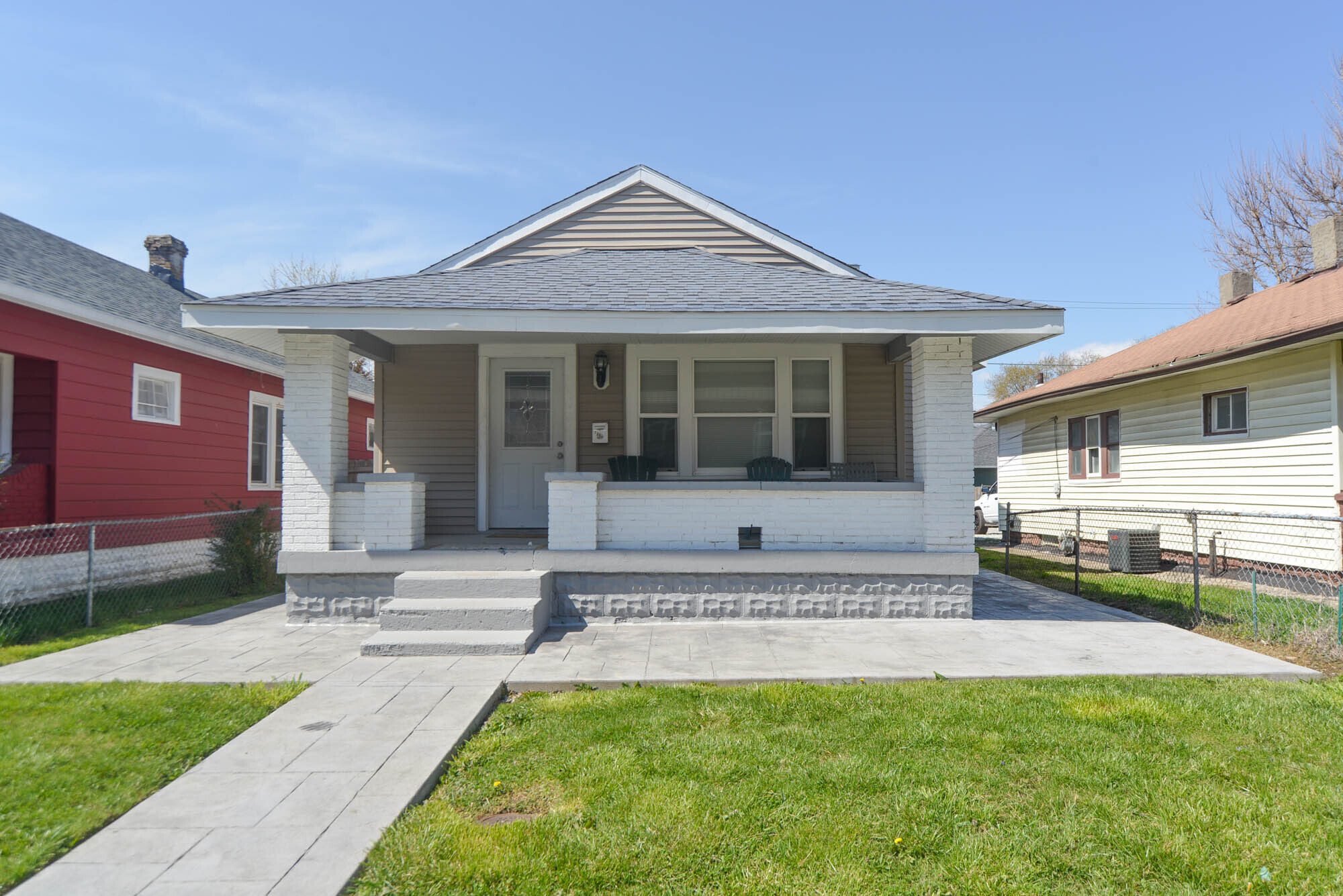 1250 North Belleview Pl  