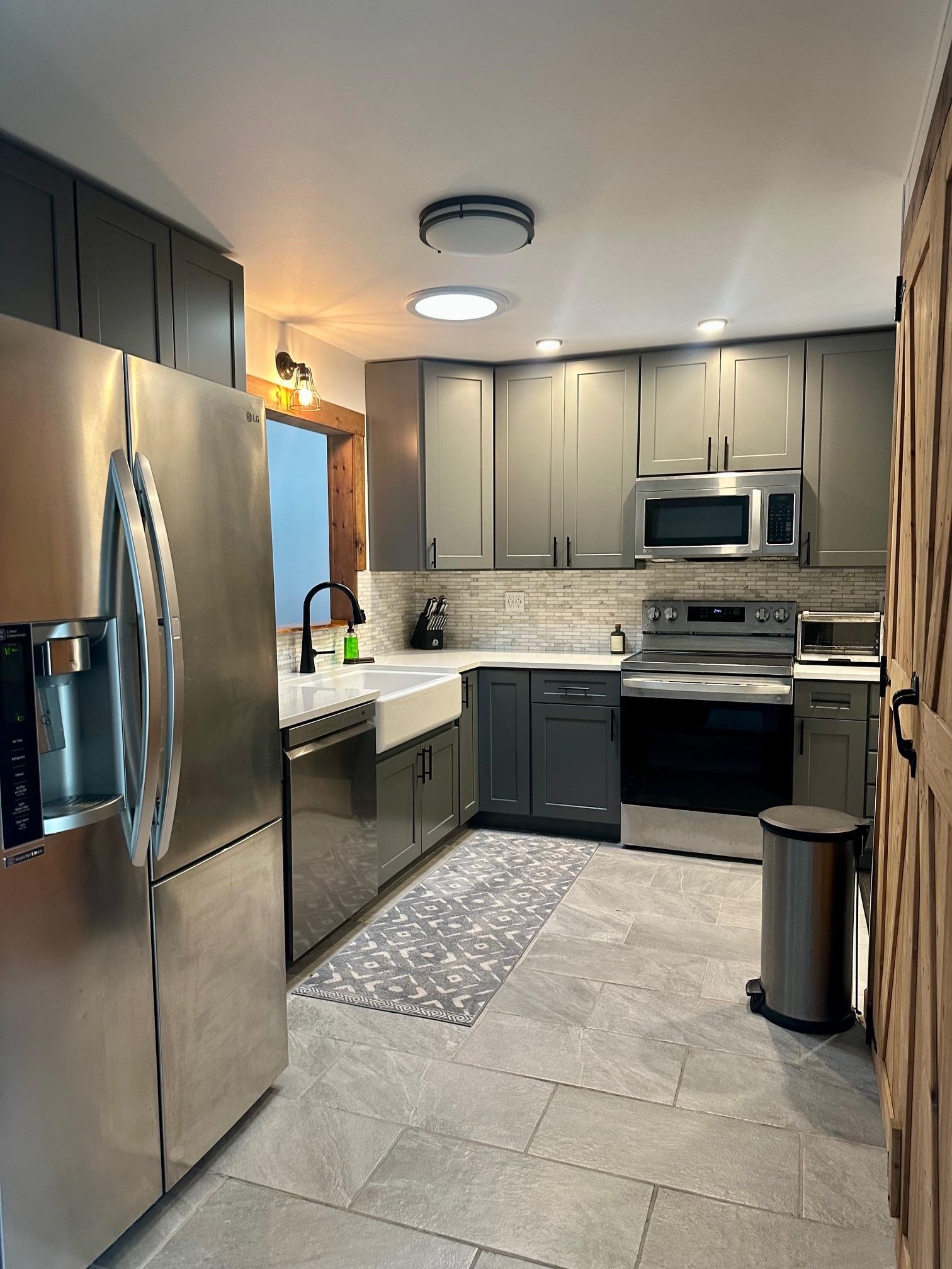 222 Eastview Circle Williston, VT 05495 - Photo 4 of 45