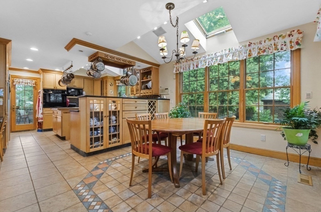 170 Morton Street Newton, MA 02459 - Photo 9 of 32