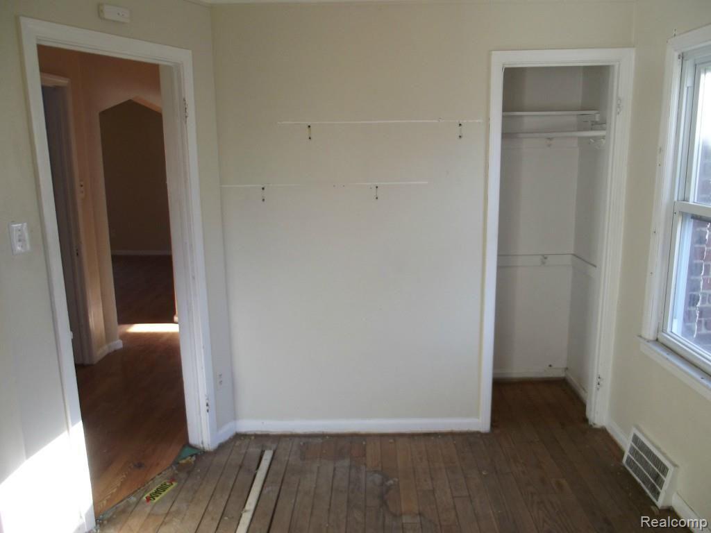 18221 Rutherford Street Detroit, MI 48235 - Photo 7 of 19 261-906287 BEDROOM 2.jpg