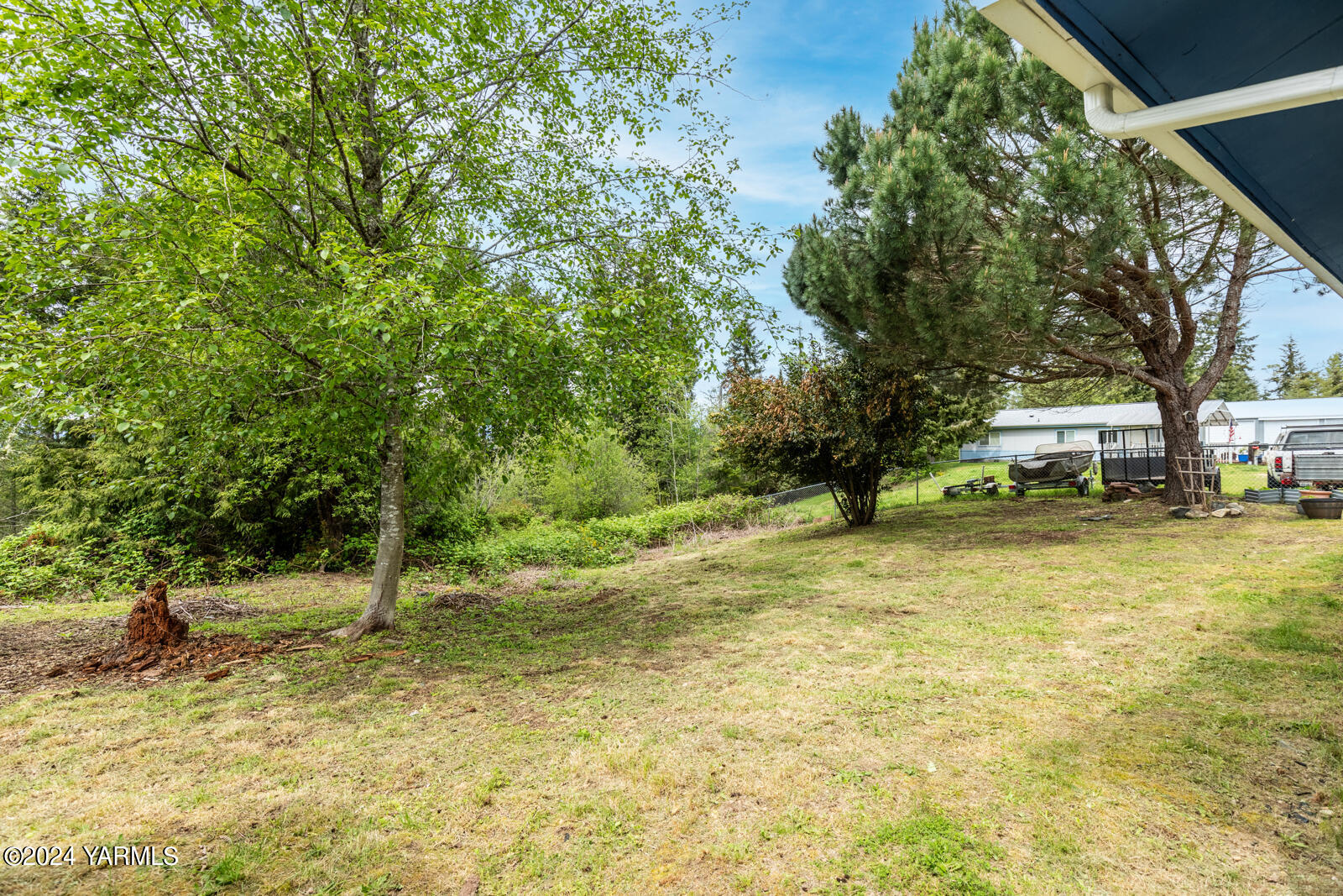 1690 Trails Road East Belfair, WA 98528 - Photo 11 of 22 a view of a yard with swimming pool