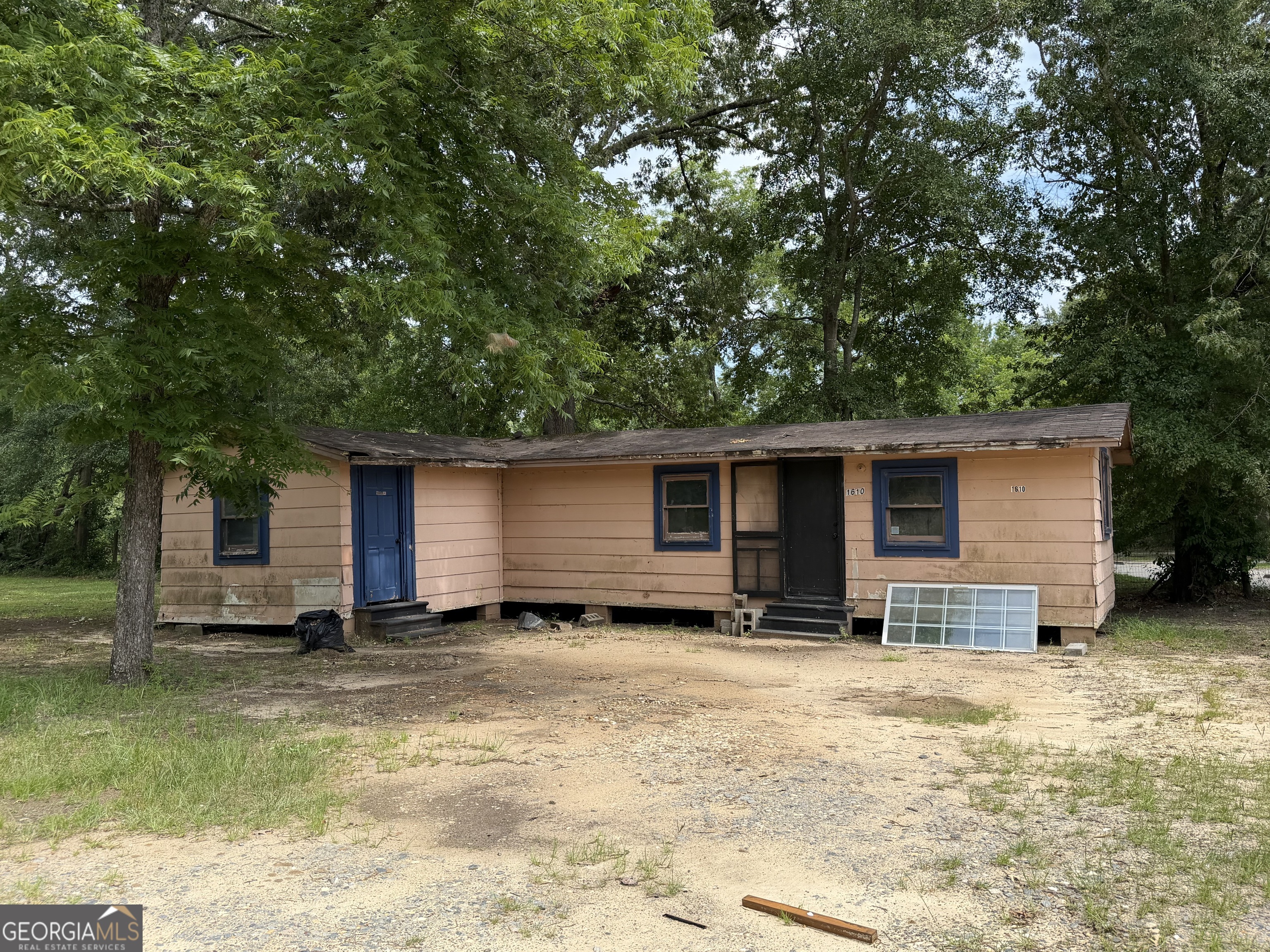 1610 Academy Avenue Dublin, GA 31021 - Photo 1 of 5