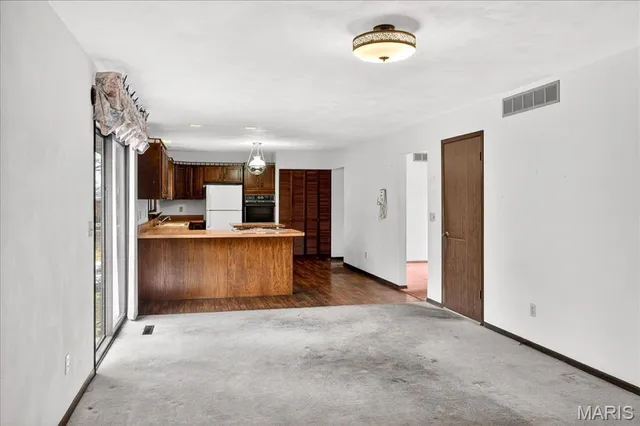 $299,900 | 437 Westpark Drive, Columbia, IL 62236