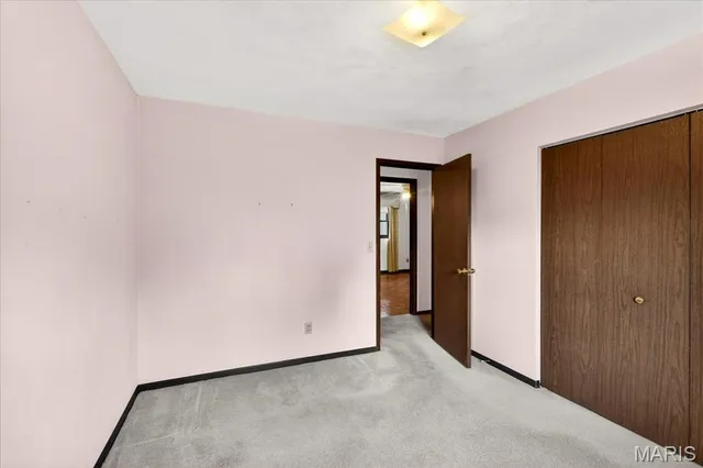 $299,900 | 437 Westpark Drive, Columbia, IL 62236