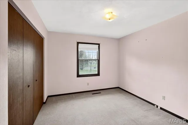 $299,900 | 437 Westpark Drive, Columbia, IL 62236