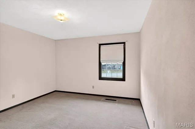 $299,900 | 437 Westpark Drive, Columbia, IL 62236