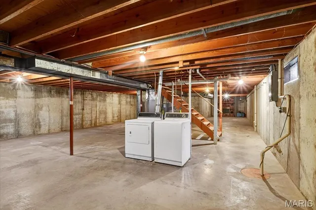 $299,900 | 437 Westpark Drive, Columbia, IL 62236