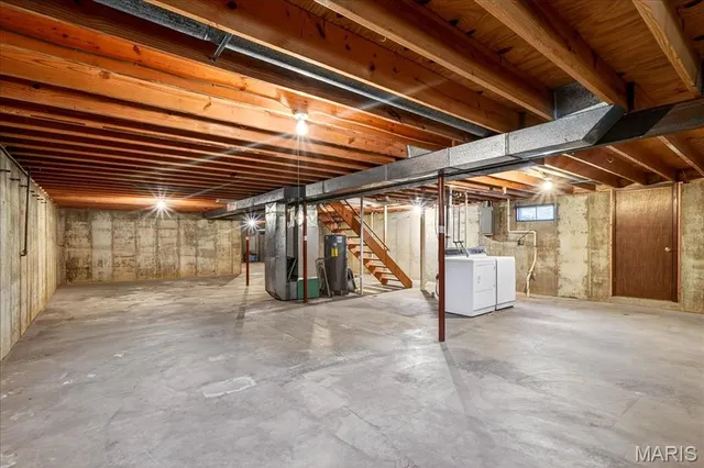 $299,900 | 437 Westpark Drive, Columbia, IL 62236