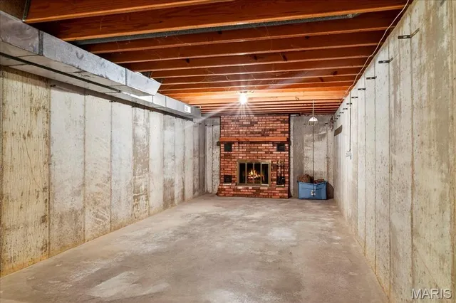 $299,900 | 437 Westpark Drive, Columbia, IL 62236