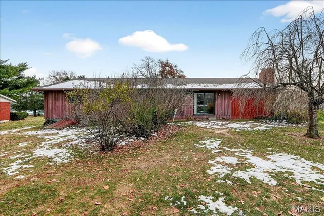 $299,900 | 437 Westpark Drive, Columbia, IL 62236