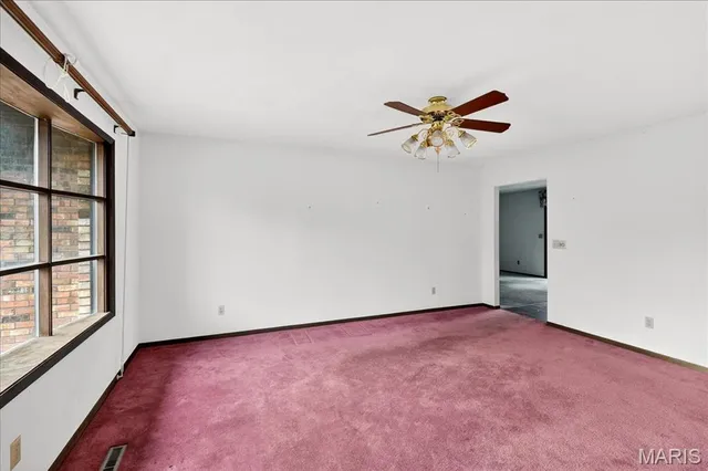 $299,900 | 437 Westpark Drive, Columbia, IL 62236