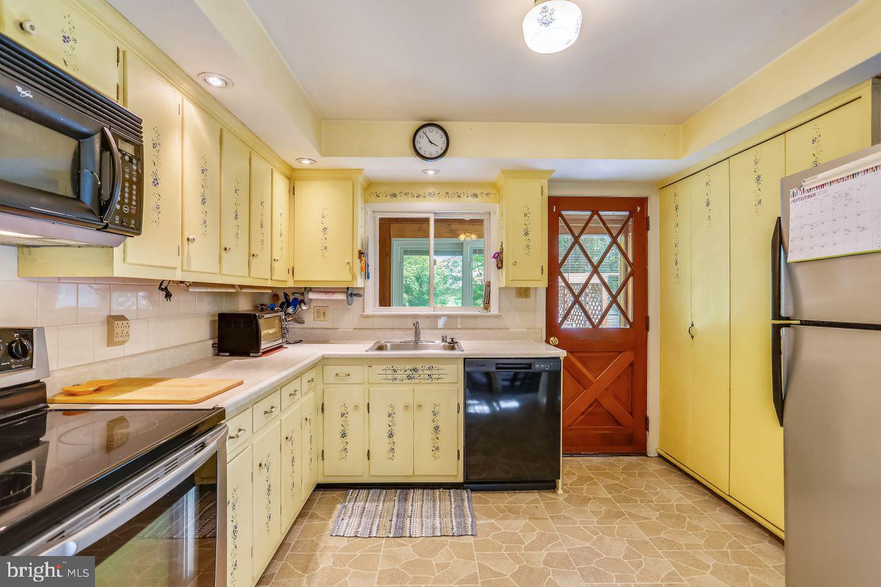 31 Ridge Road Westminster, MD 21157 - Photo 12 of 36 Gallery Image 12