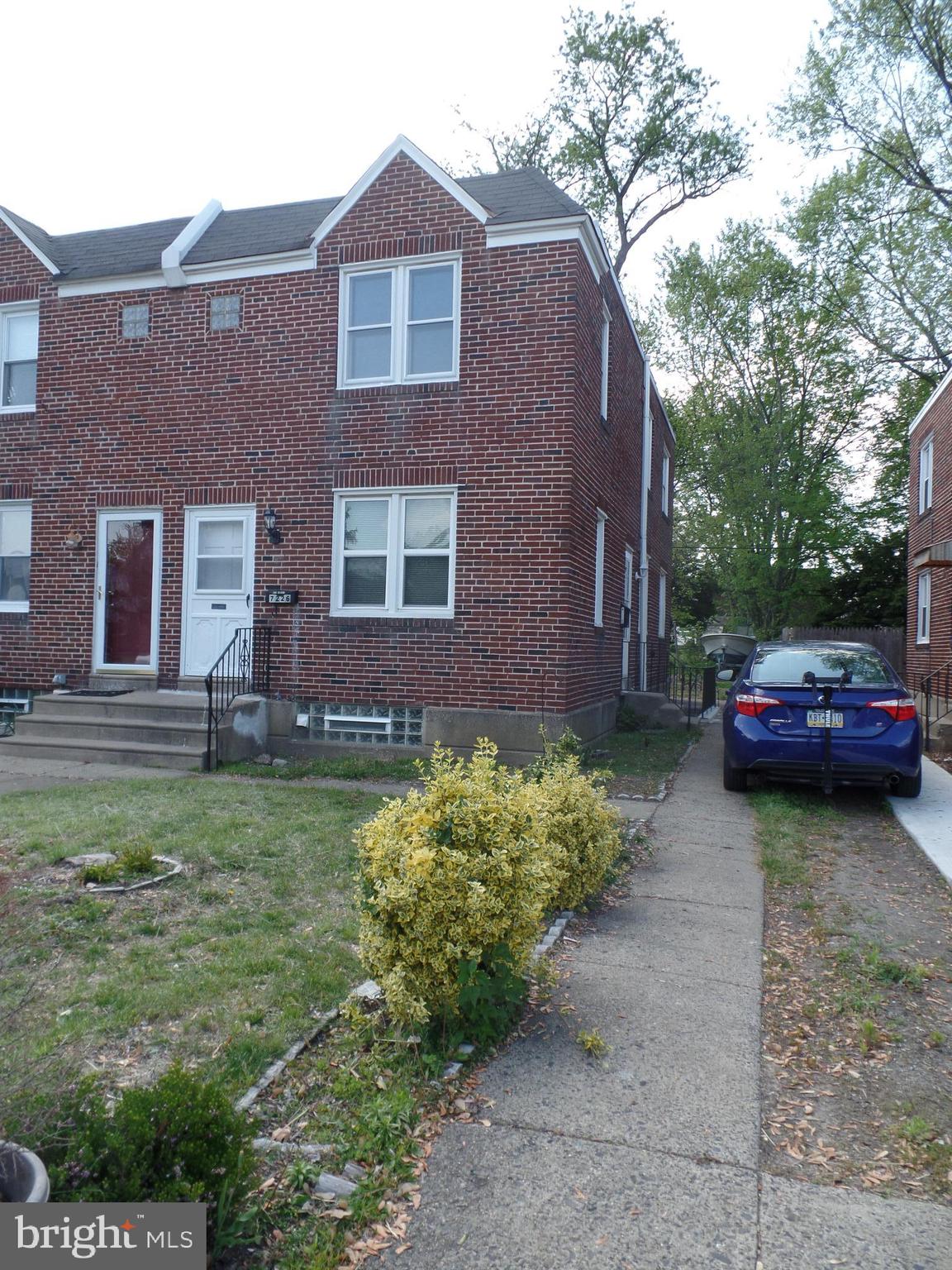 7226 Dungan Road Philadelphia, PA 19111 - Photo 2 of 20