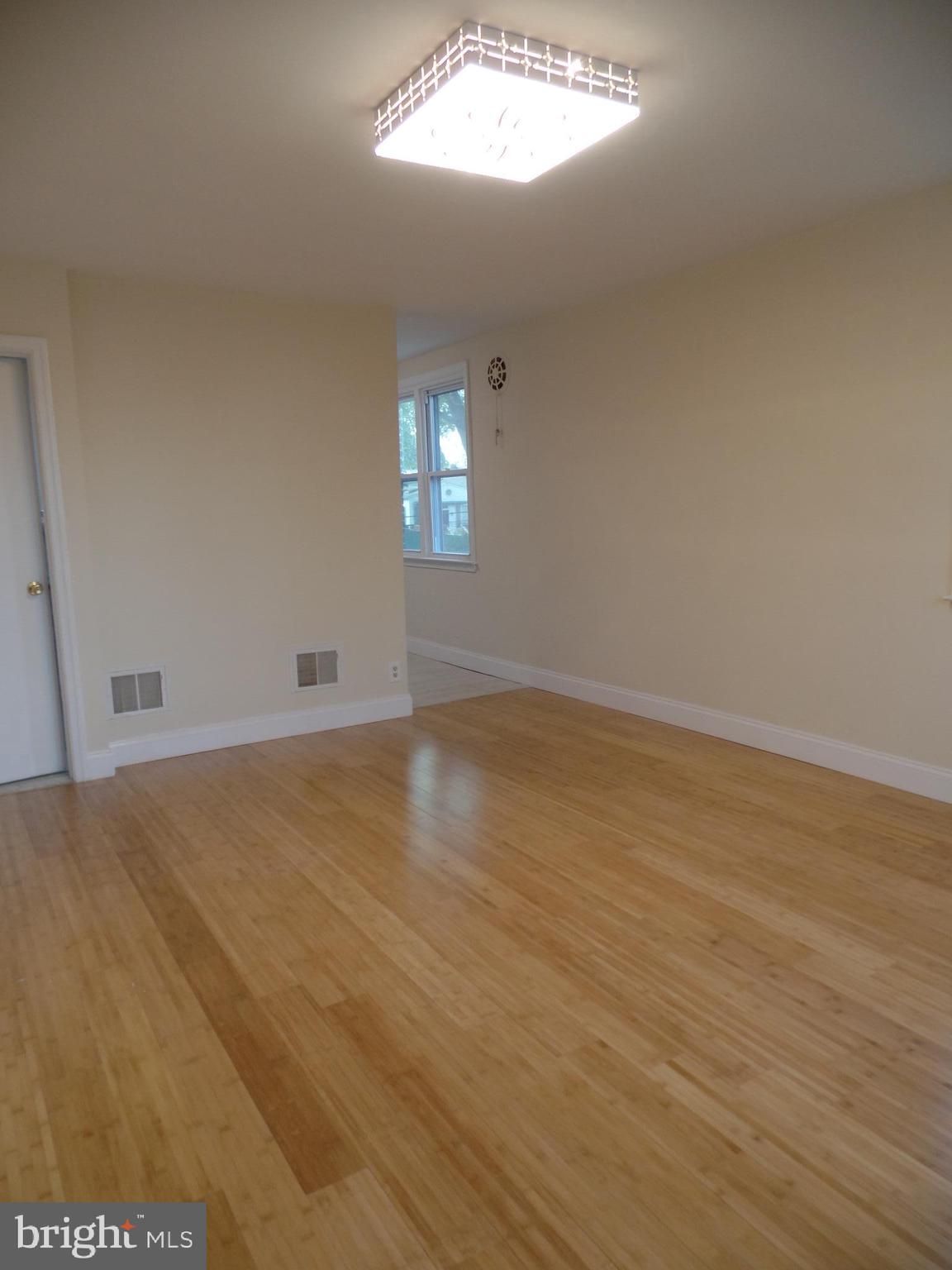 7226 Dungan Road Philadelphia, PA 19111 - Photo 11 of 20