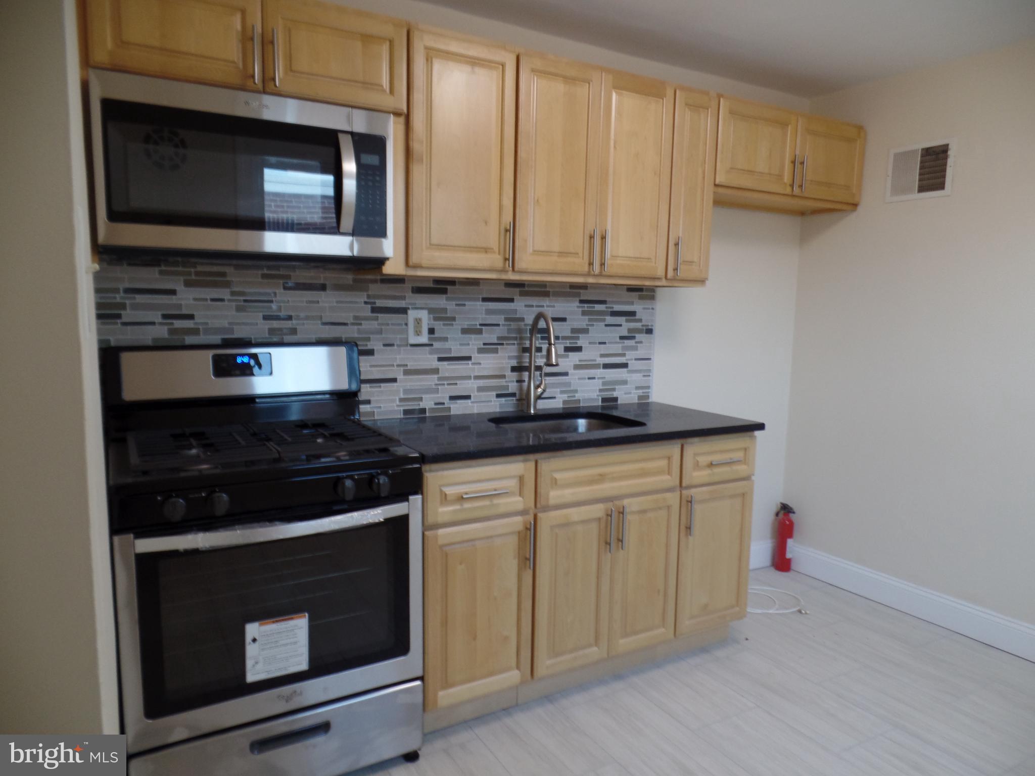 7226 Dungan Road Philadelphia, PA 19111 - Photo 12 of 20