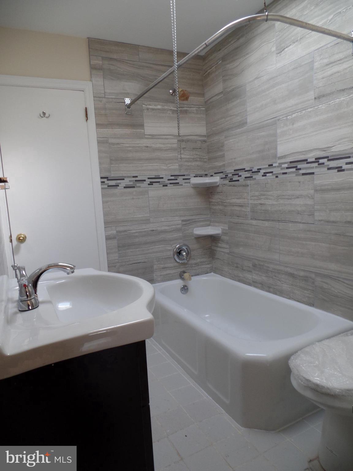 7226 Dungan Road Philadelphia, PA 19111 - Photo 14 of 20