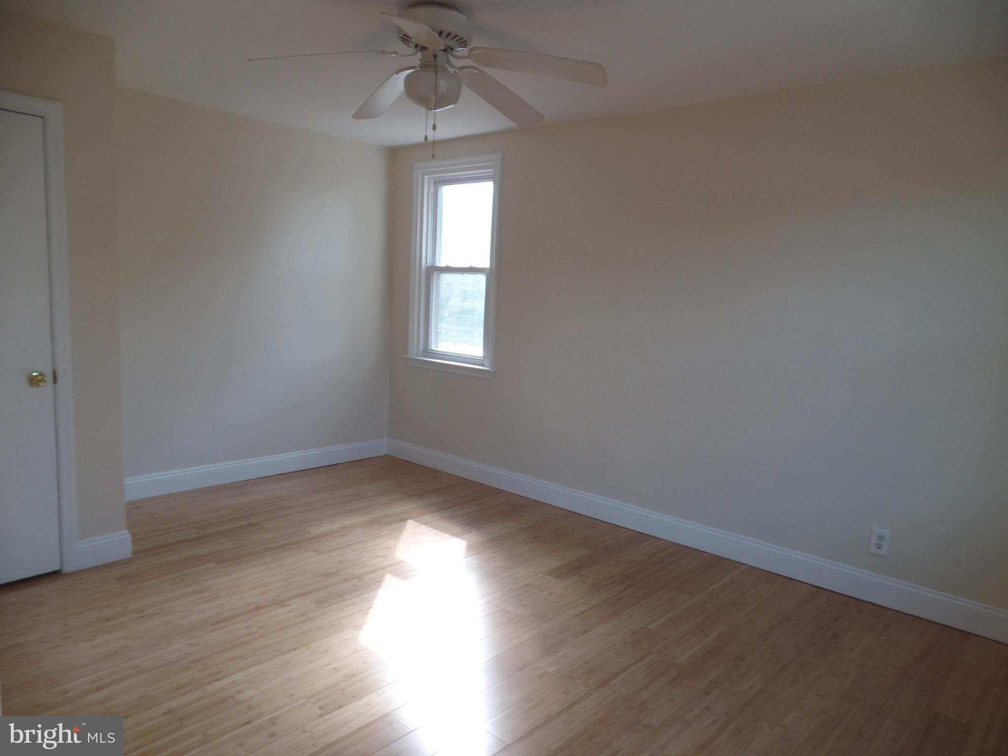 7226 Dungan Road Philadelphia, PA 19111 - Photo 15 of 20